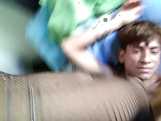 Skinny hot Follame la colita